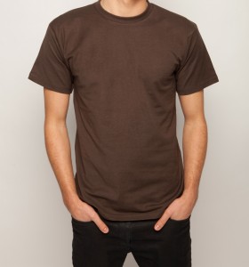 man wearing brown tshirt